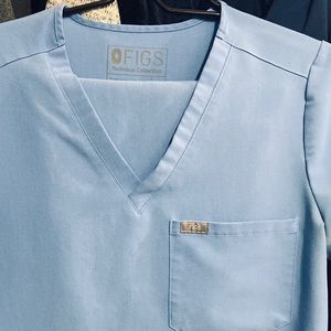 Figs Small blue scrub top